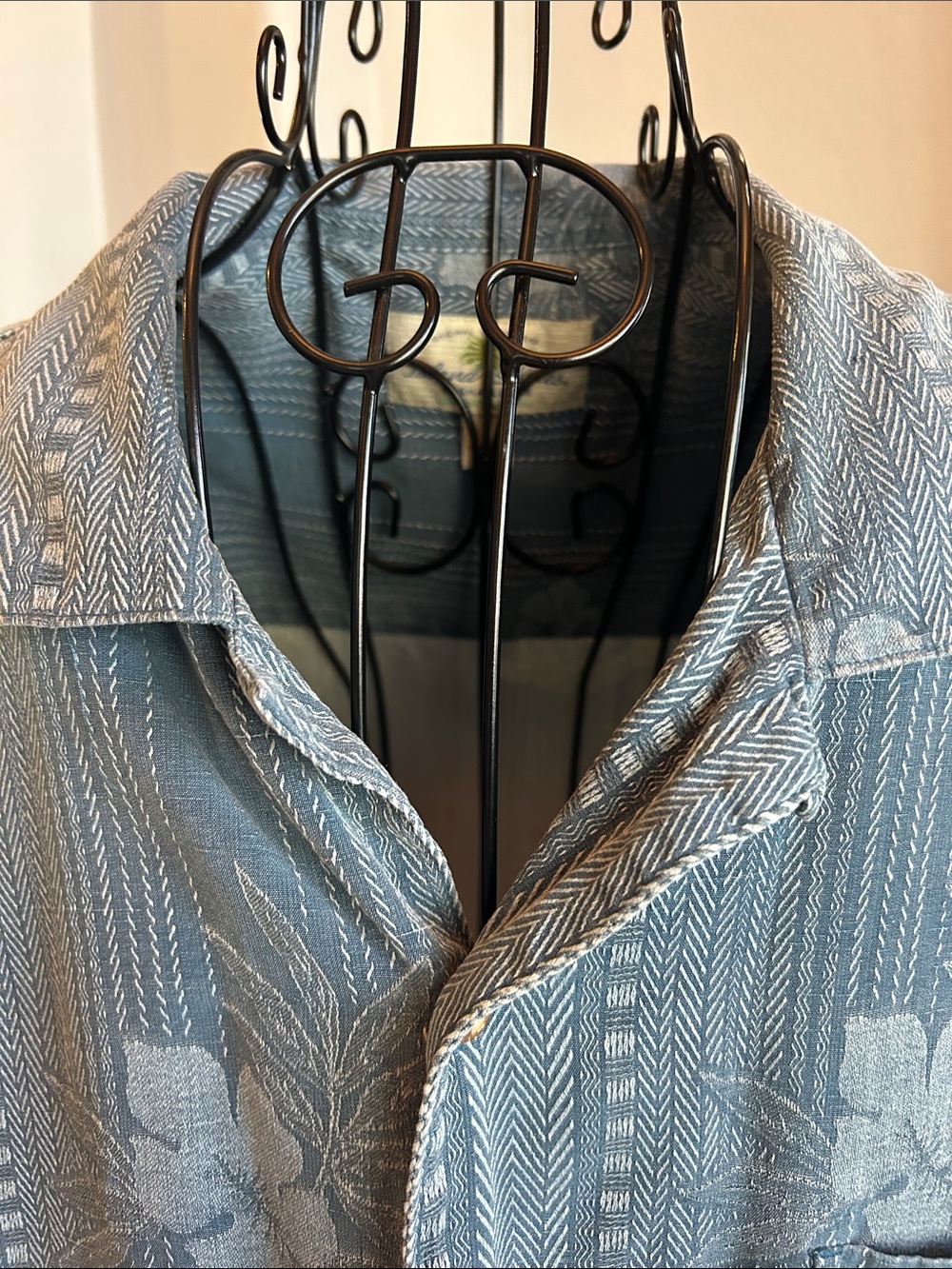 Men's Casual Short-Sleeve Button-Down Shirt in Slate Blue Floral - Picture 3 of 10